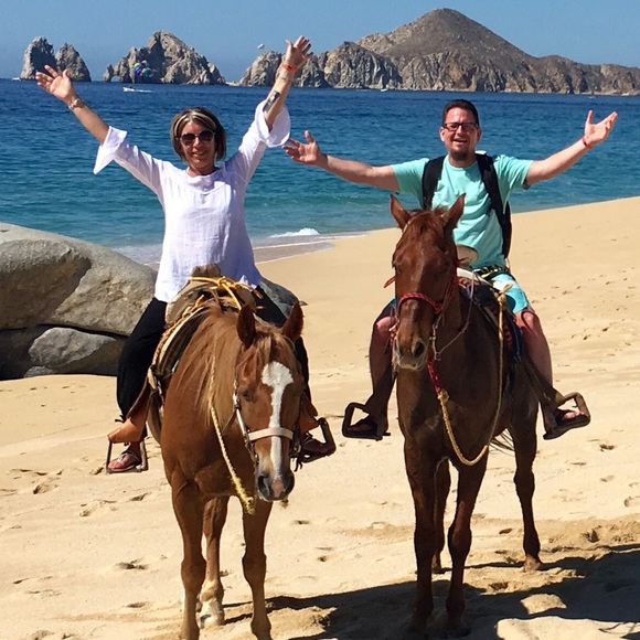 Meet your Posher, Nicole! - Picture 6 of 8